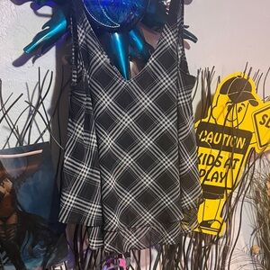 Black & White Plaid V-Neck Tank Top